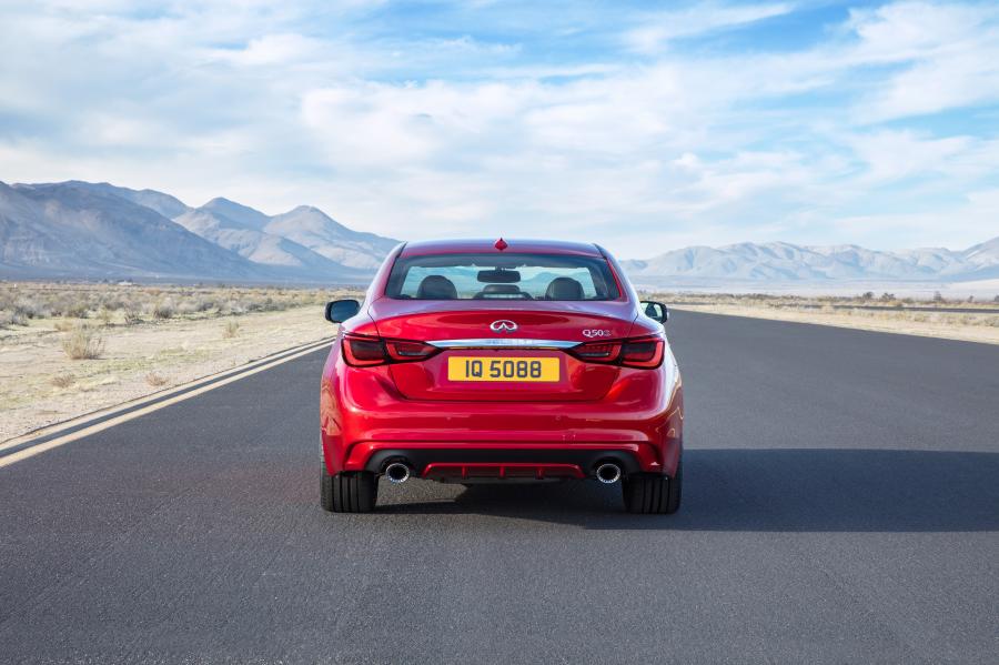  Infiniti Q50 Red Sport 400 2017 года  (WW) (фото 26 из 41)